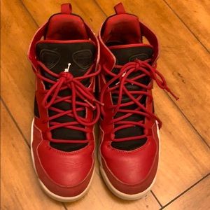 Boys youth Jordan’s size 7 youth